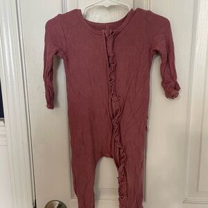 Caden Lane Mauve Ruffle Front Footie